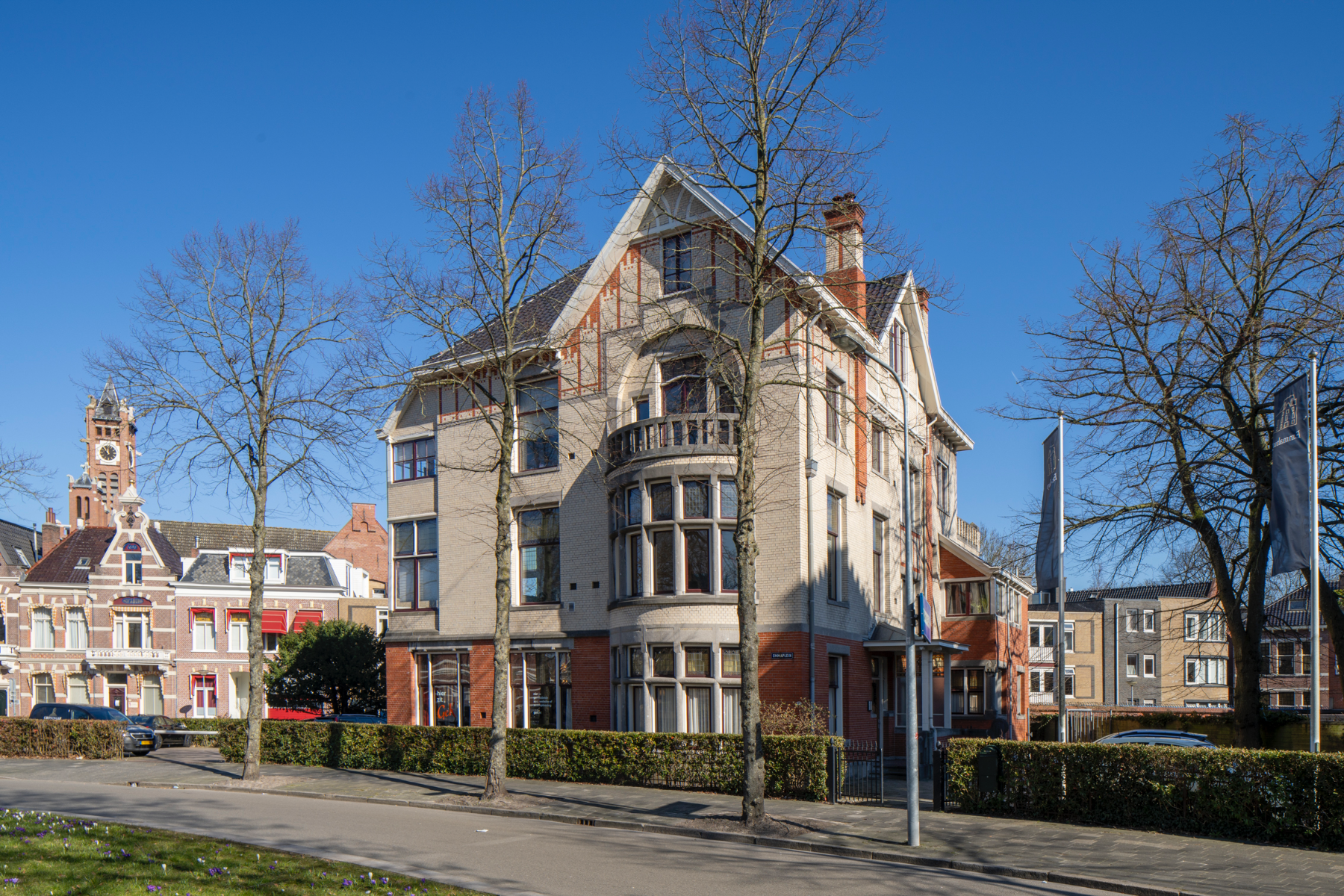 Villa met kantoor Algemene Groninger Levensverzekering Maatschappij