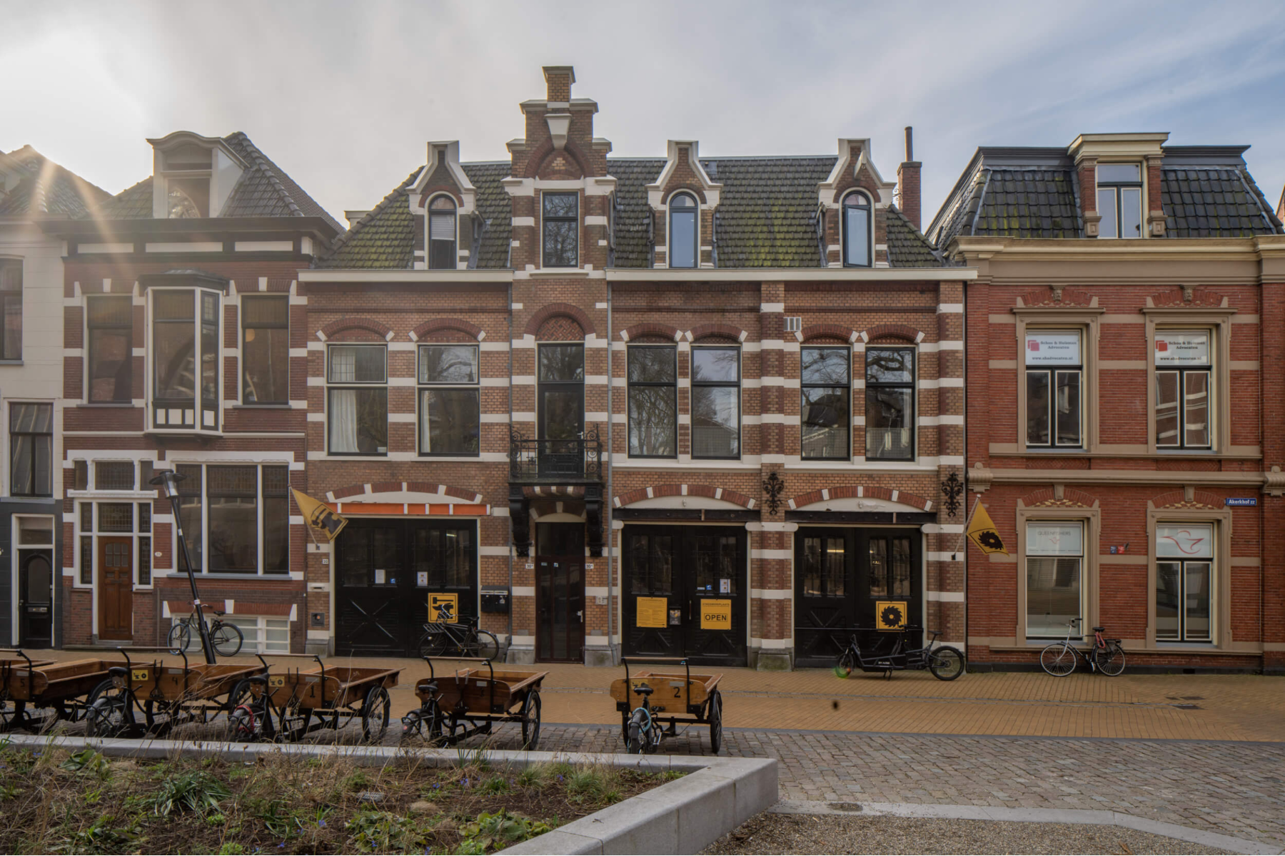 Koetshuis met bovenwoning