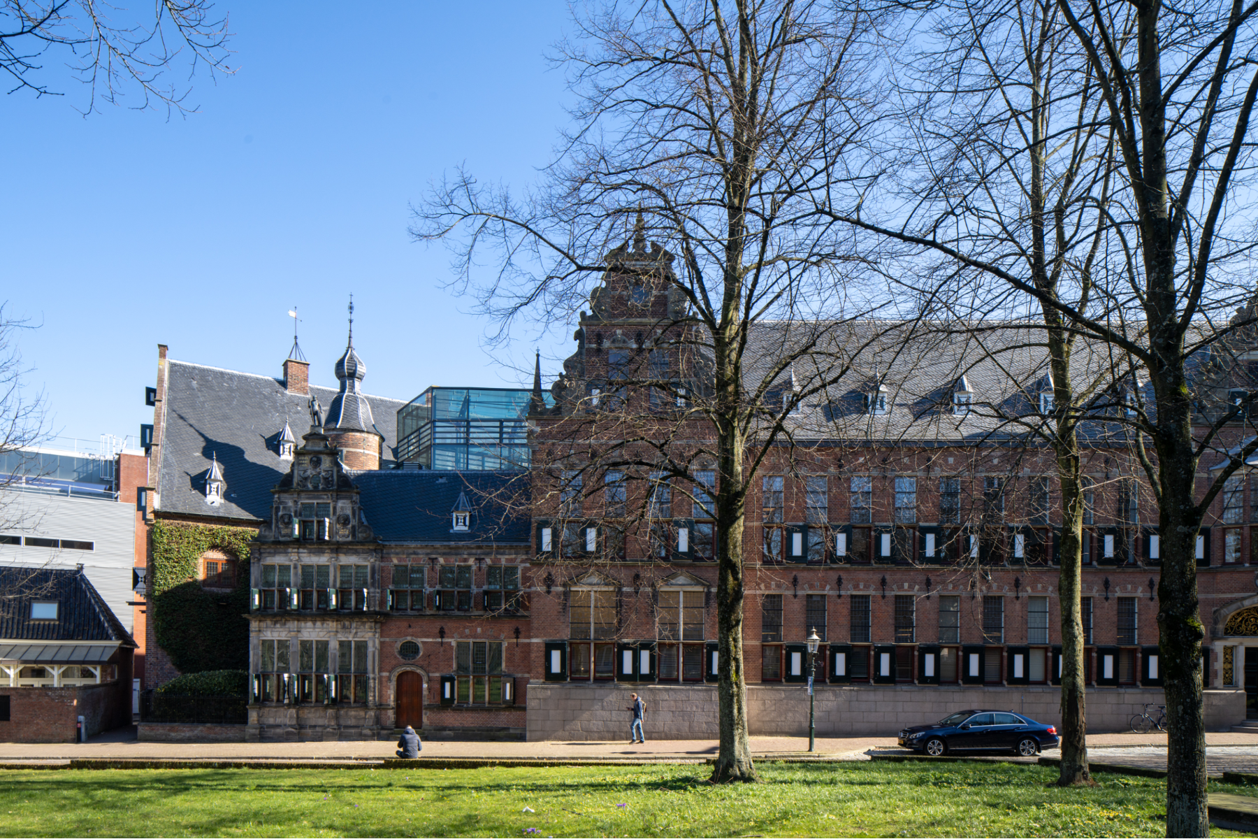 Provinciehuis en Rijksarchief