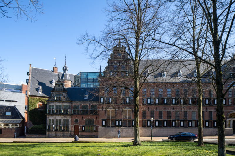 Provinciehuis en Rijksarchief