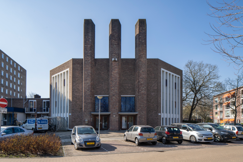 Stadsparkkerk met kosterswoning