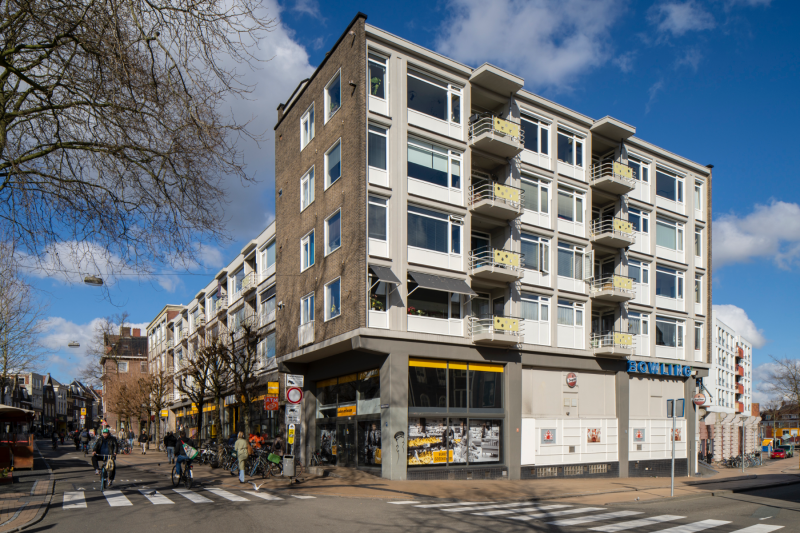 Galerijflat met winkels