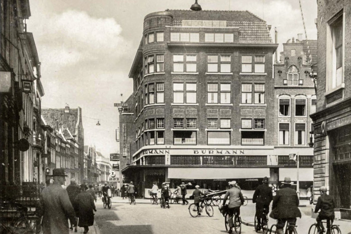 Burmann en Hotel Victoria