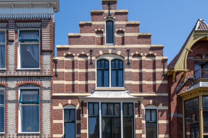 Woonhuis met bovenwoning
