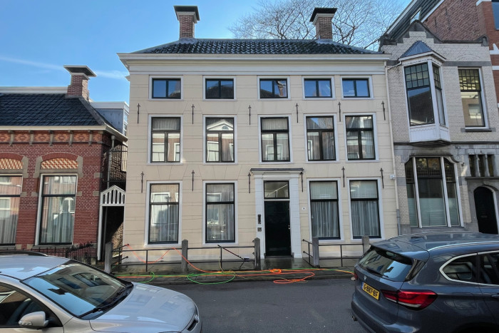 Breed pand onder dwarskap