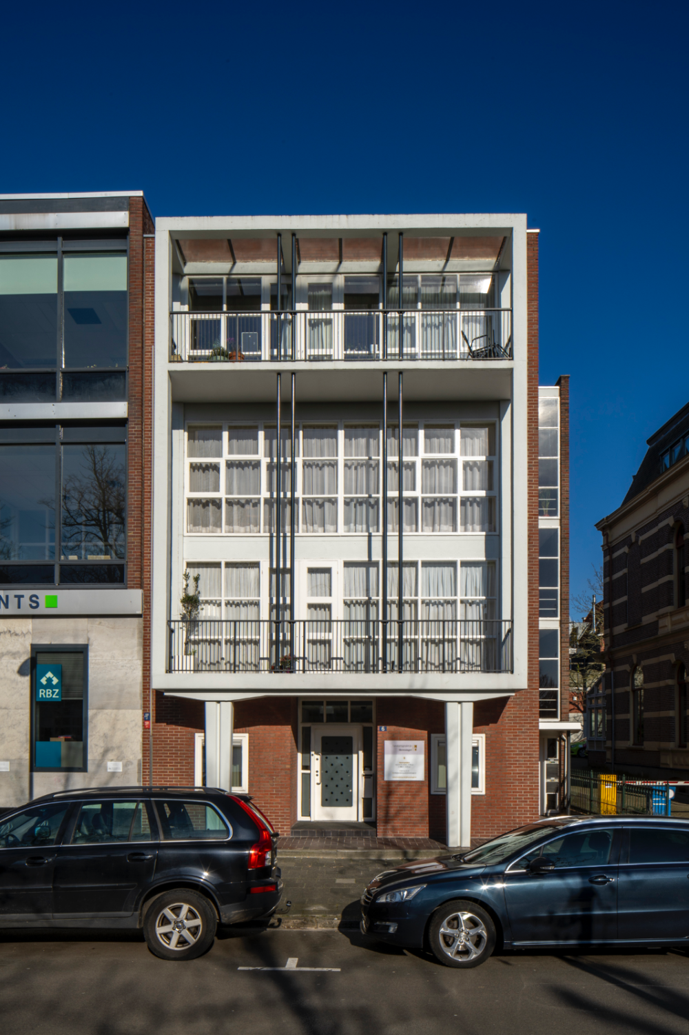 Appartementencomplex met tandartsenpraktijk