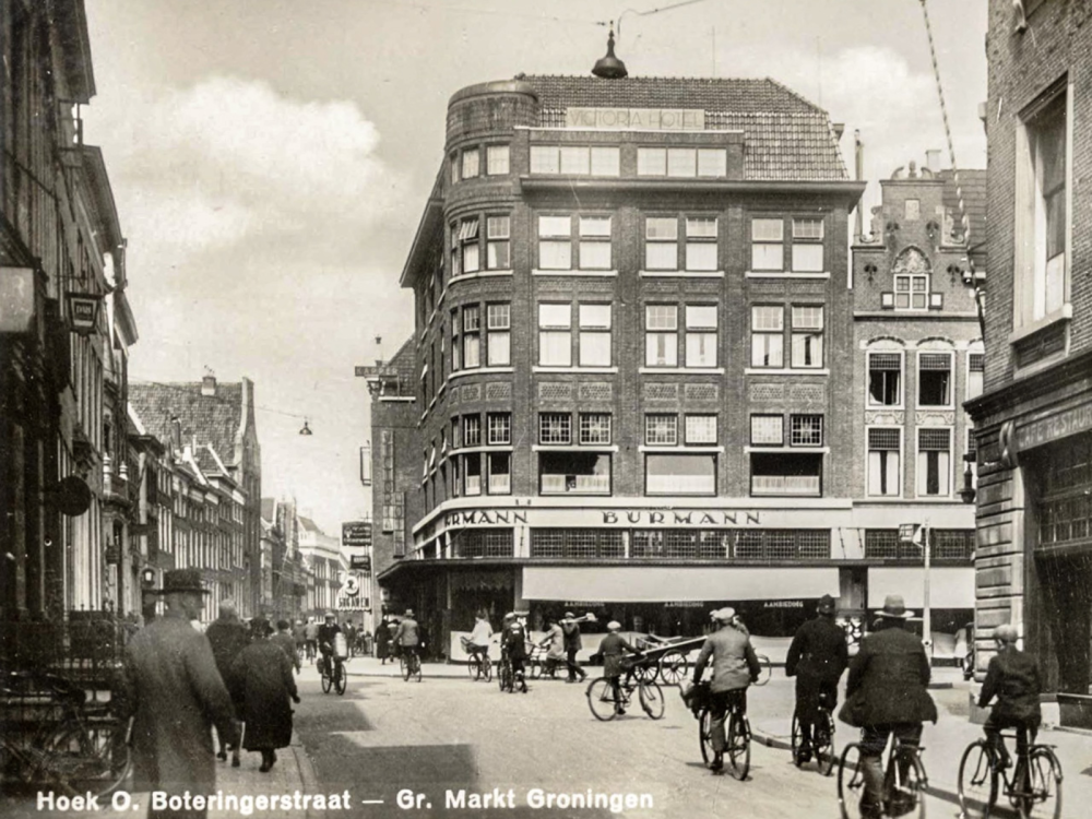 Burmann en Hotel Victoria