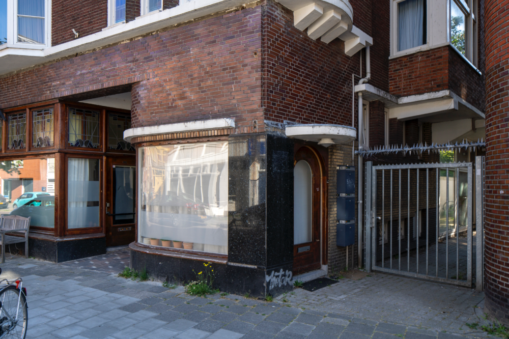 Café met slijterij en woning