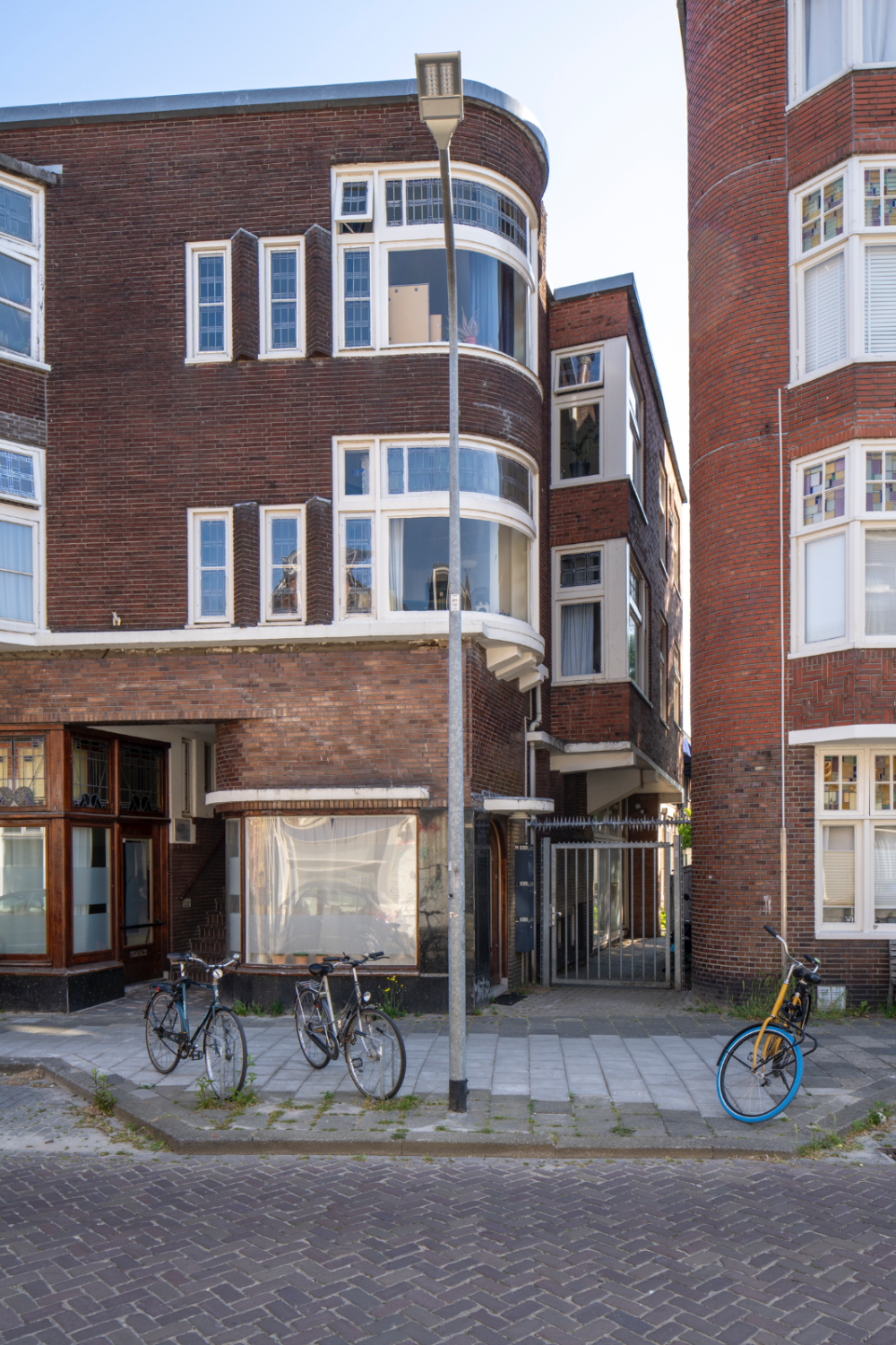 Café met slijterij en woning