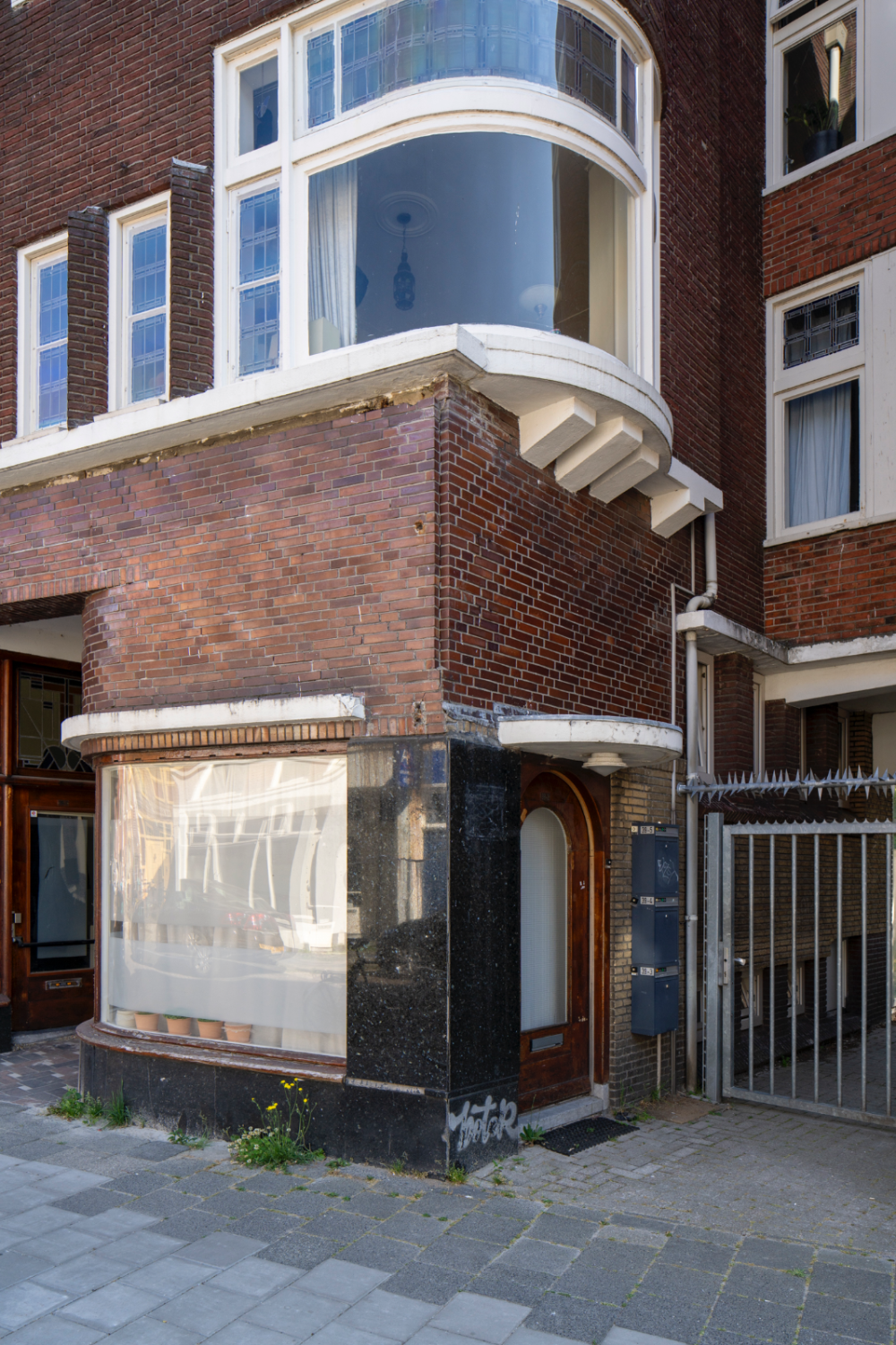 Café met slijterij en woning