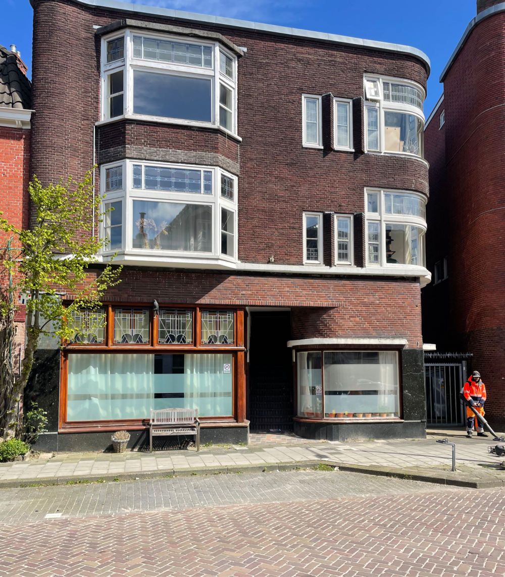 Café met slijterij en woning