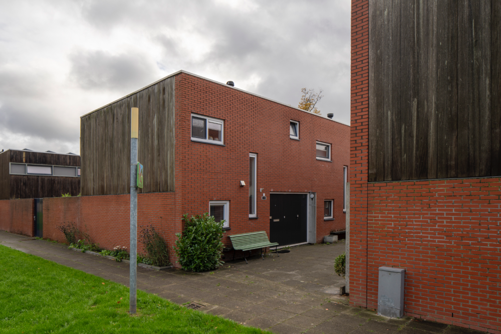 Eengezinswoningen en galerijflats