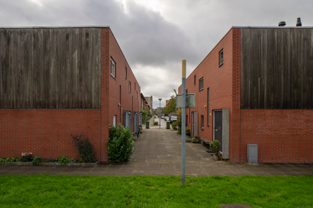Eengezinswoningen en galerijflats