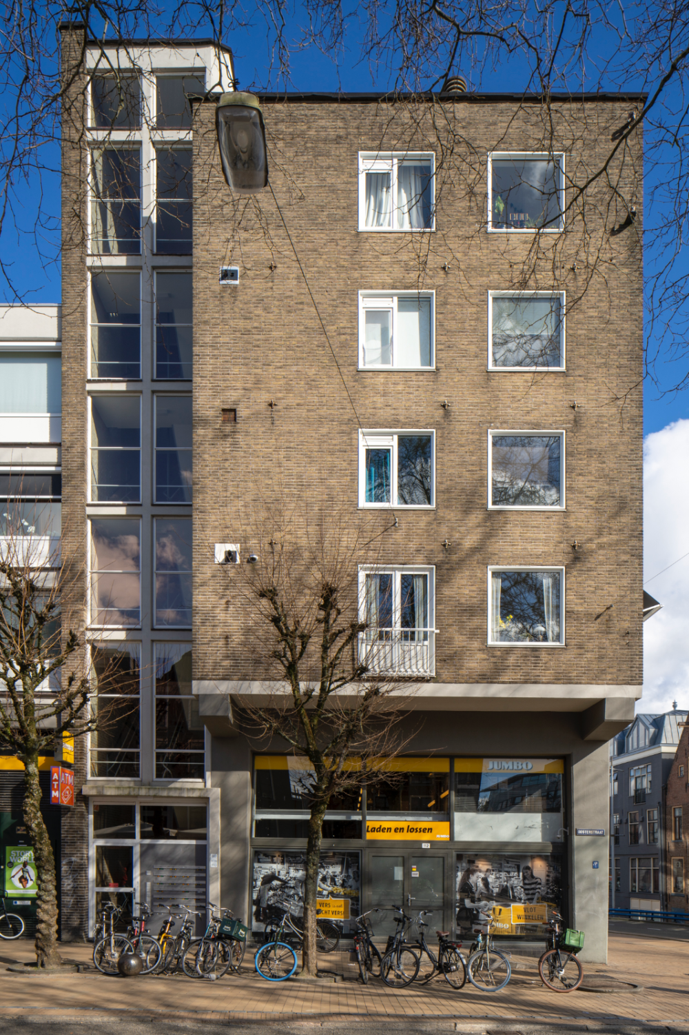 Galerijflat met winkels