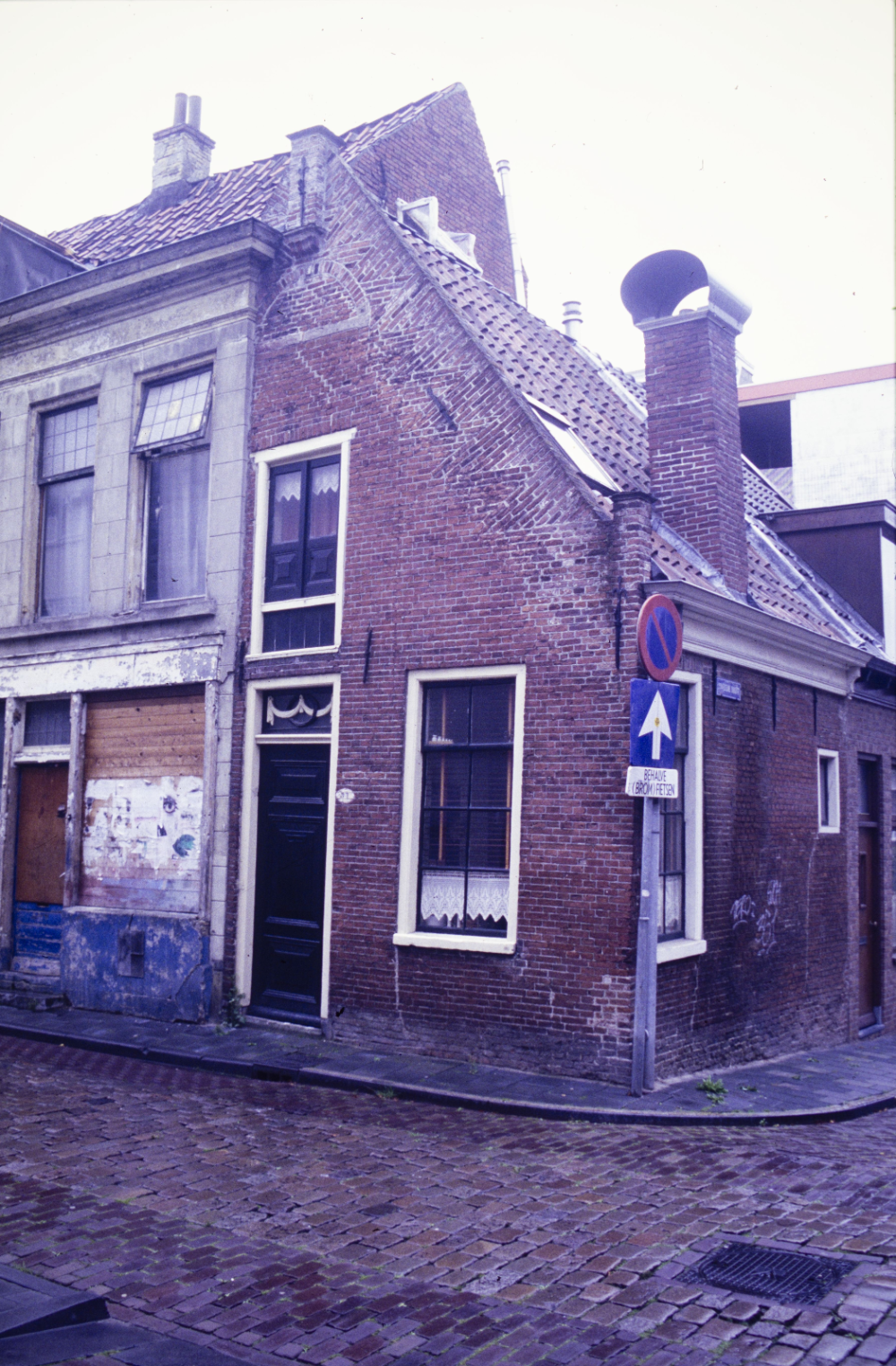 Hoekpand met puntgevel