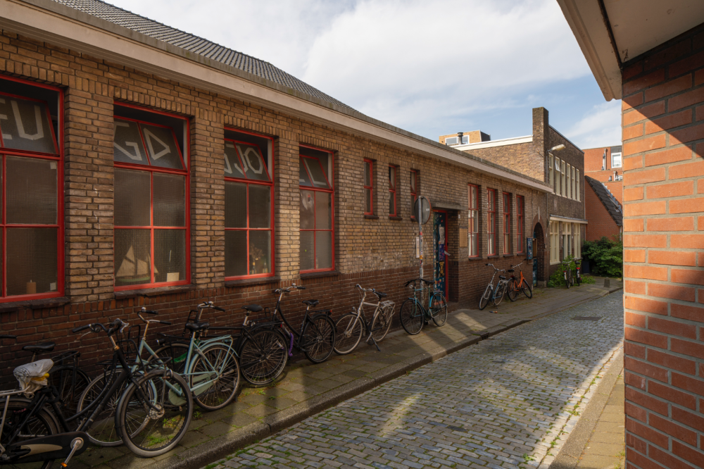 Jeugdsynagoge met dubbele dienstwoning