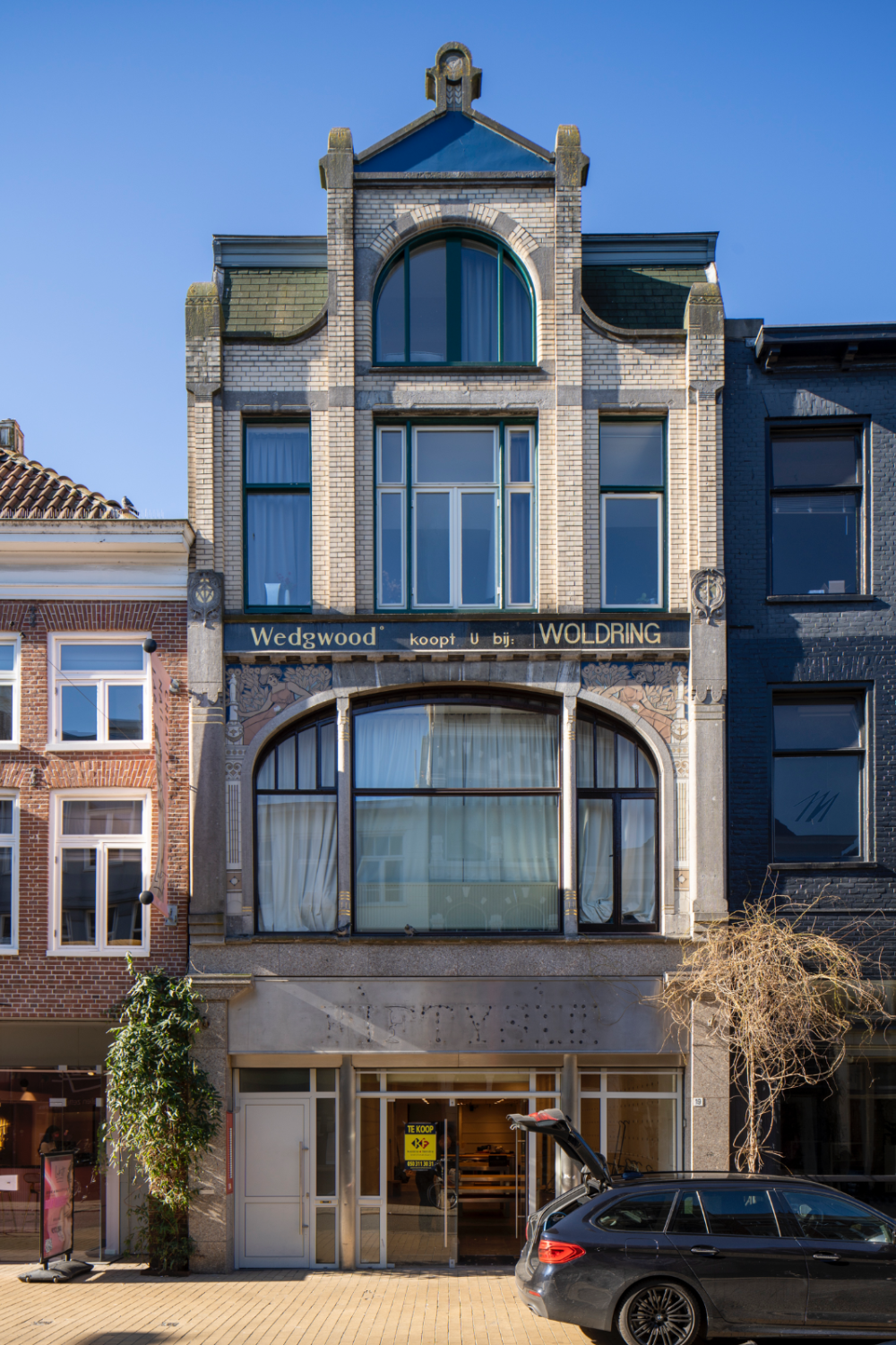 Meubelfabriek met toonzaal