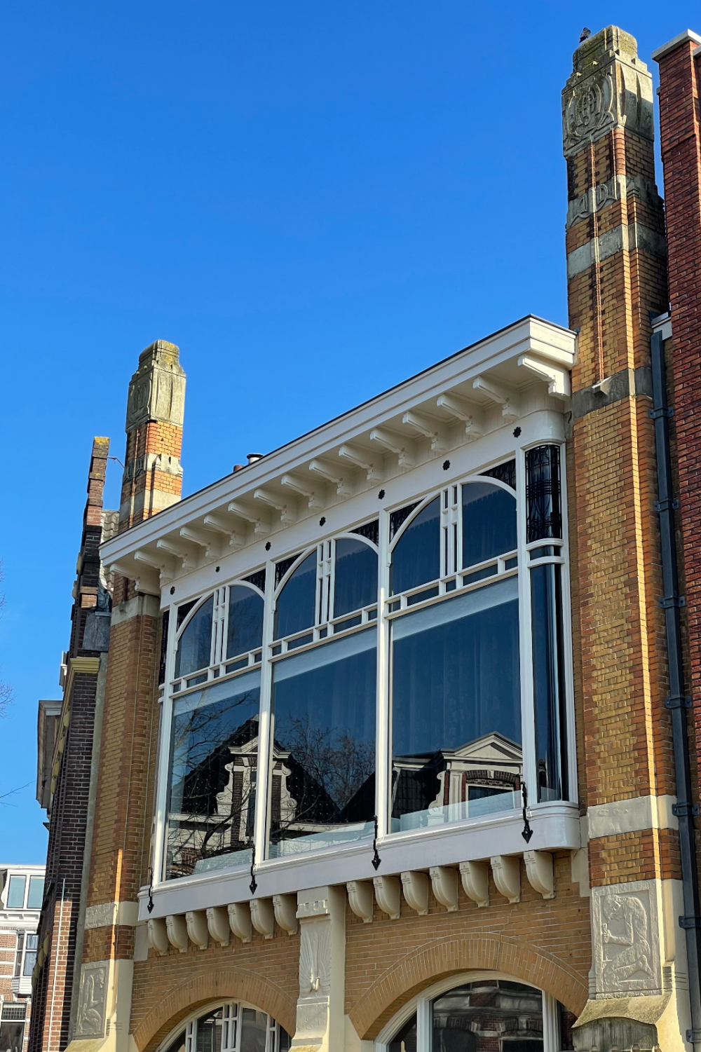 Meubelmagazijn met kantoor