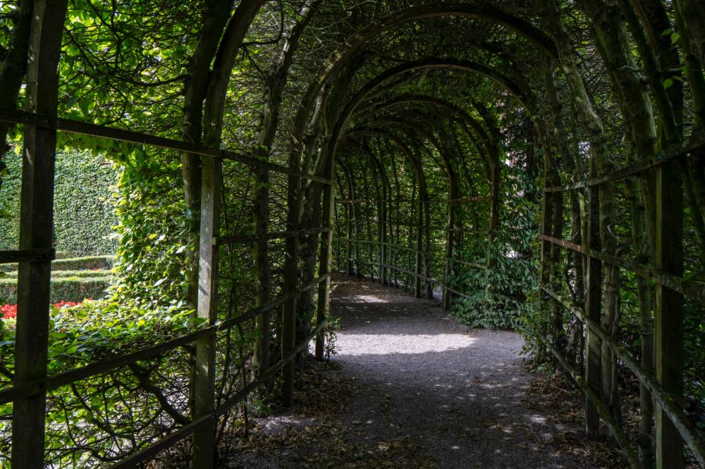 Prinsenhof met tuin en stallen