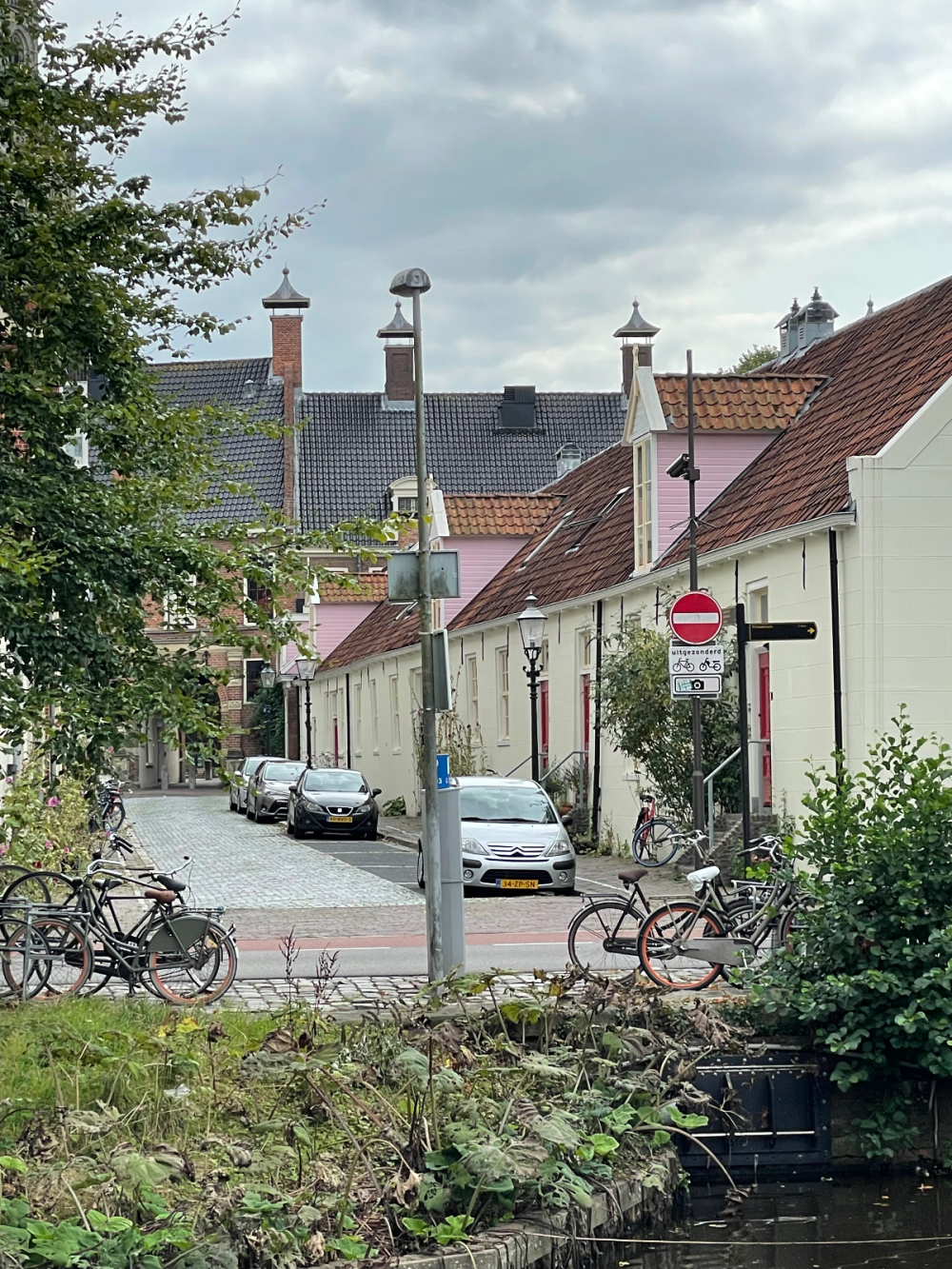 Prinsenhof met tuin en stallen