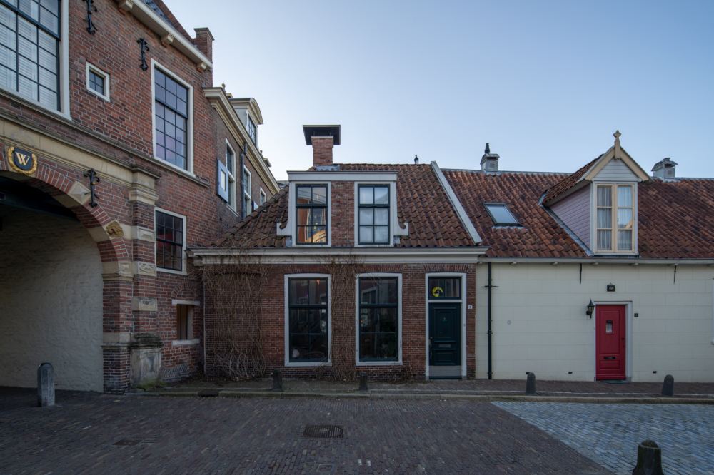 Prinsenhof met tuin en stallen