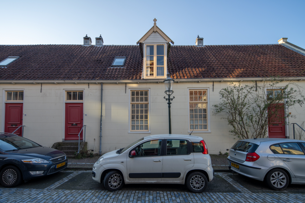 Prinsenhof met tuin en stallen