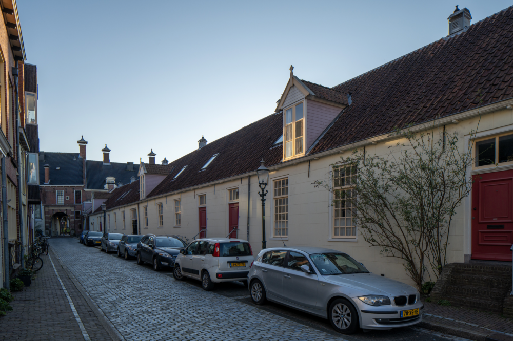Prinsenhof met tuin en stallen