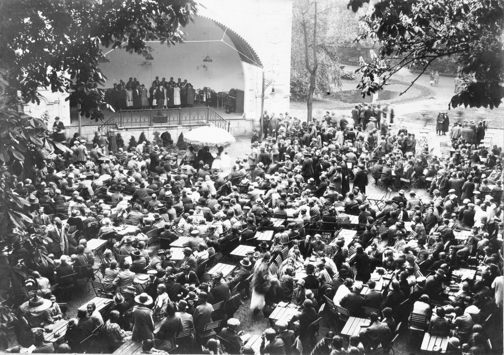Sociëteit en concertgebouw De Harmonie