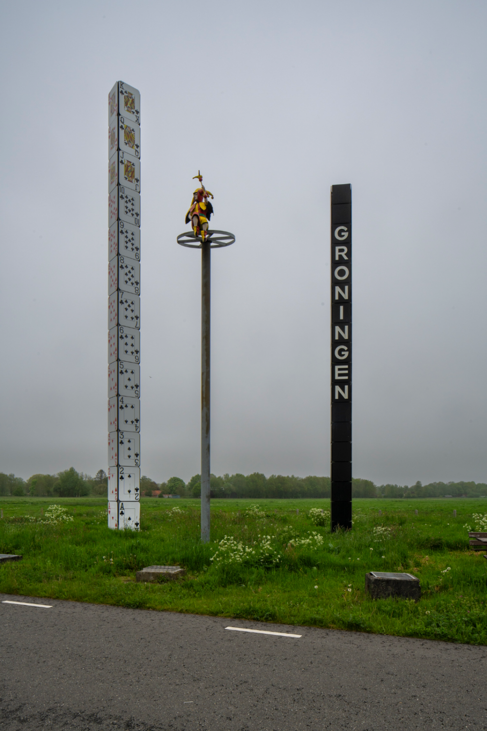 Stadsmarkering S08 The Tower of Cards