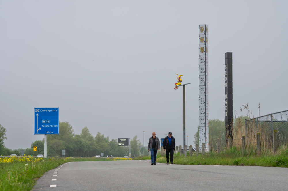 Stadsmarkering S08 The Tower of Cards