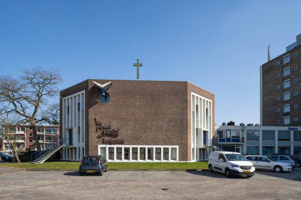 Stadsparkkerk met kosterswoning