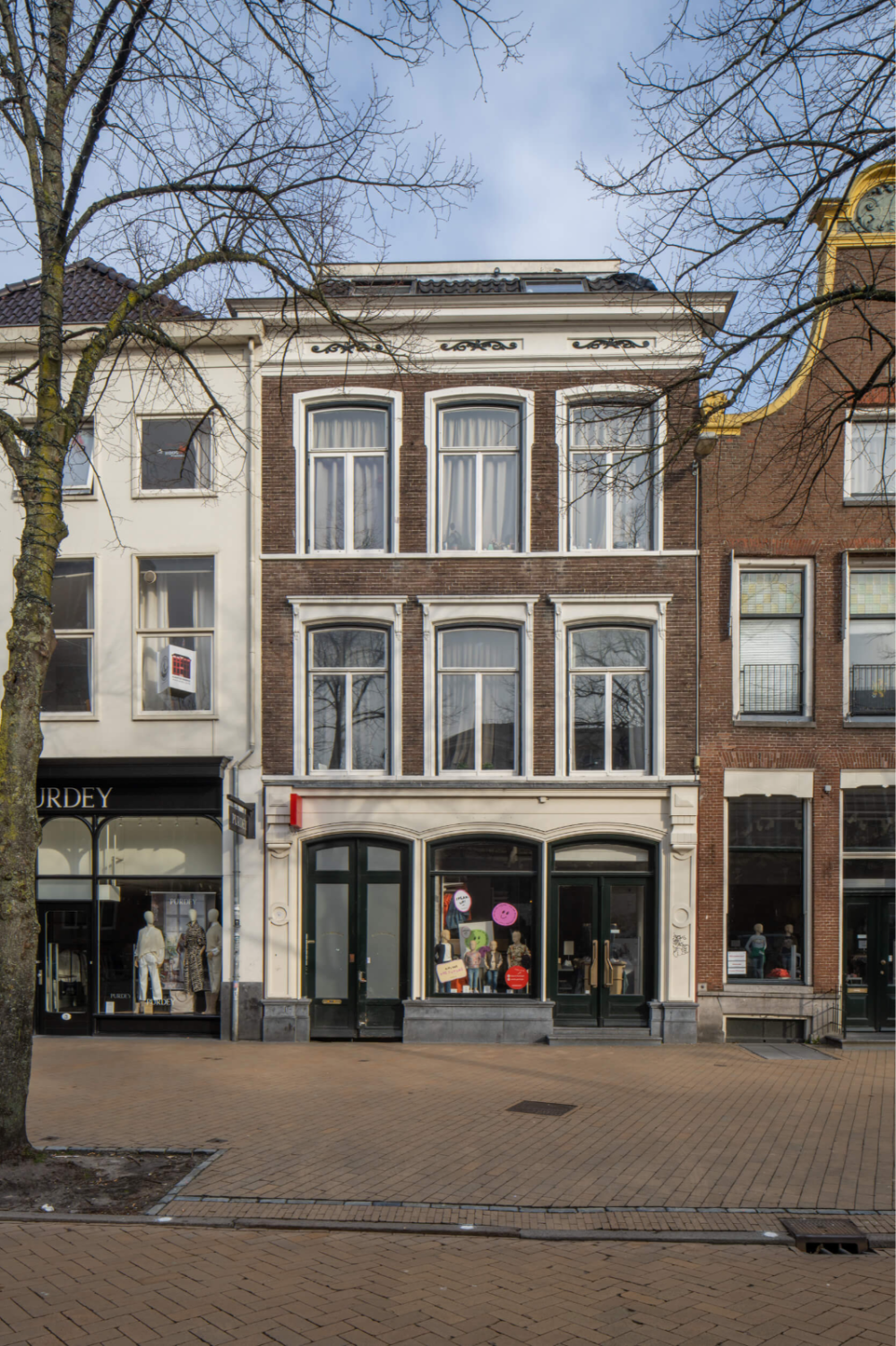 Winkelwoonhuis