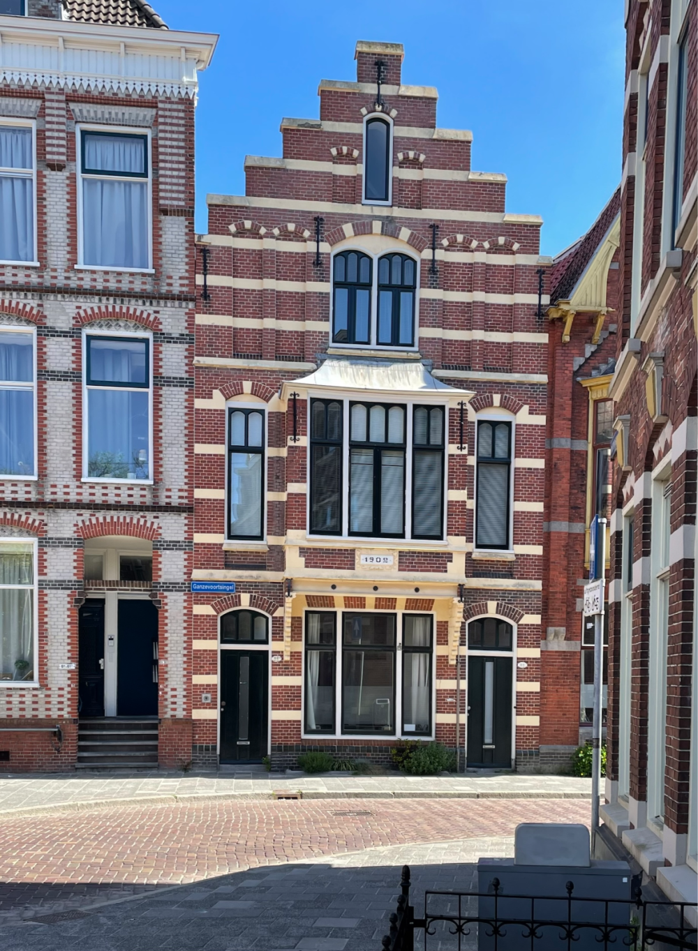 Woonhuis met bovenwoning